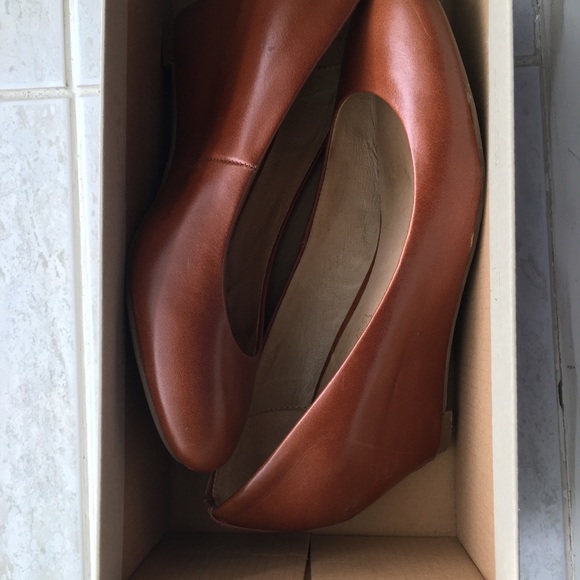 Shoes - Picture 5 of 7